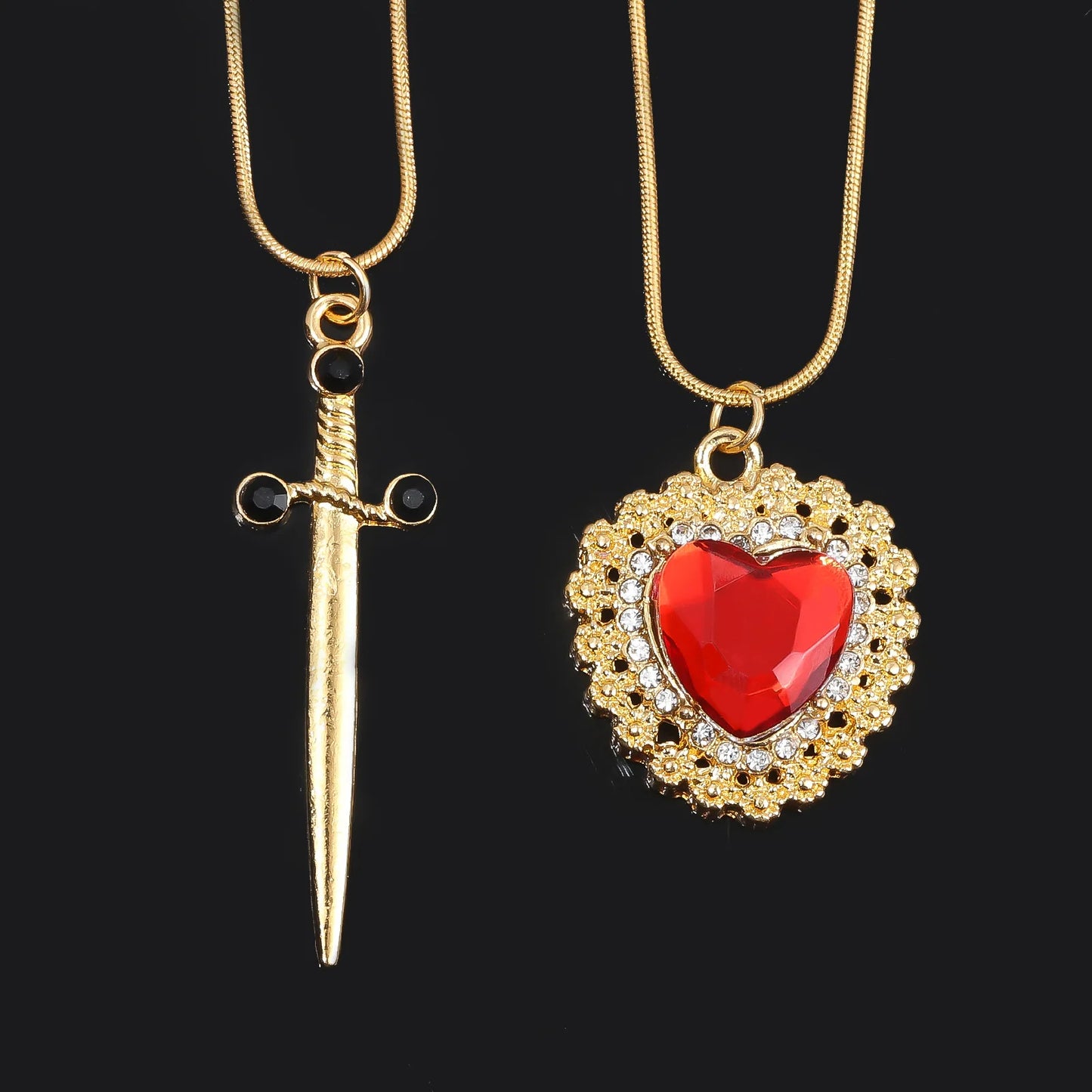 Cadenas Pareja Corazon Con Espada Daga